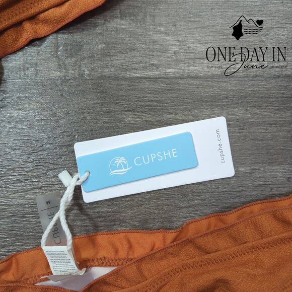 Cupshe Lettuce Edge Bikini Swimsuit Size M - Picture 2 of 5